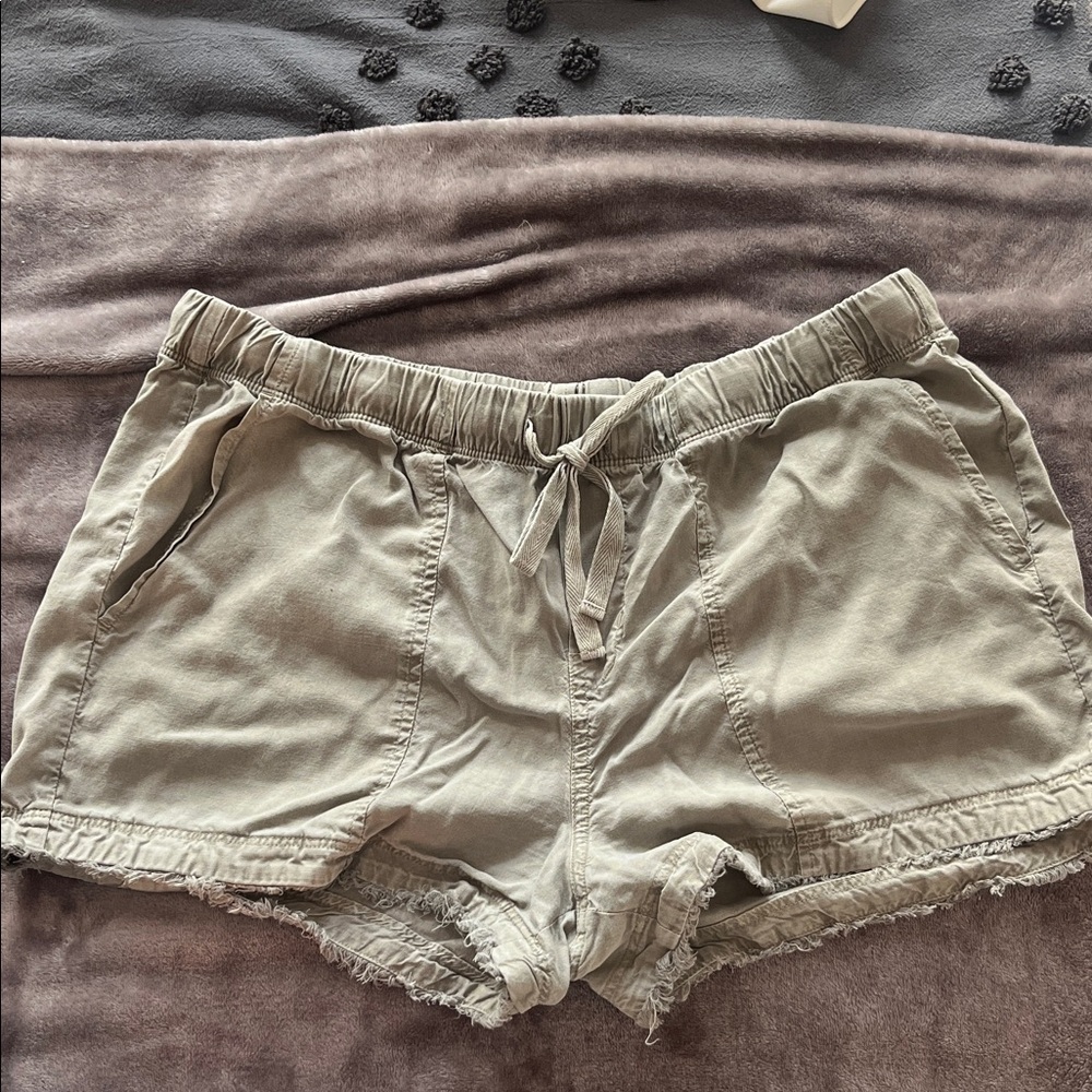 Cloth & Stone Olive Women's Cargo Shorts